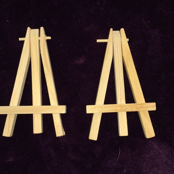 Small Easels - Picture 2 of 5